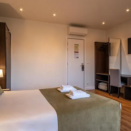 Pensión Riversuites 4*