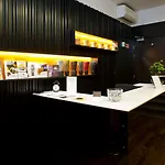 リバースイーツ ゲストハウス コインブラ