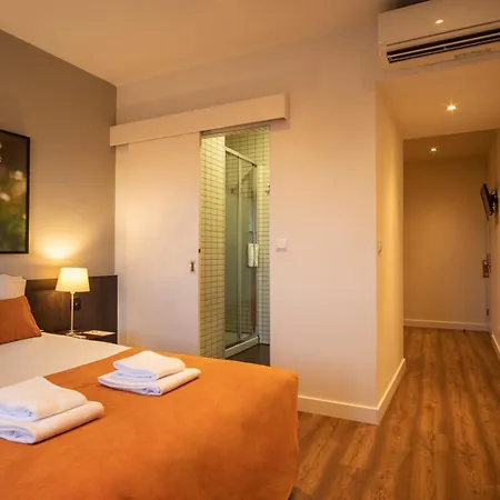 河畔套房酒店 4* 科英布拉