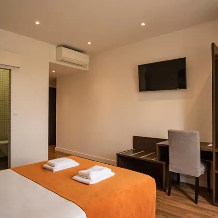 招待所 河畔套房酒店 4*