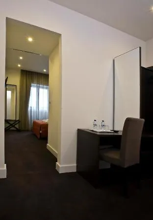 Riversuites 4*