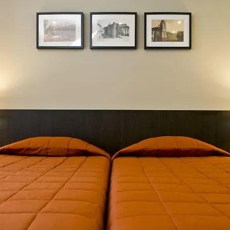 Riversuites בית הארחה