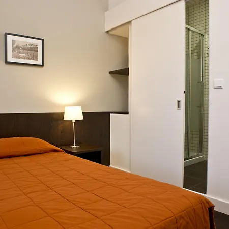 招待所 河畔套房酒店 4*