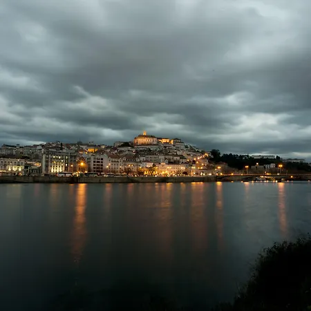 河畔套房酒店 4*